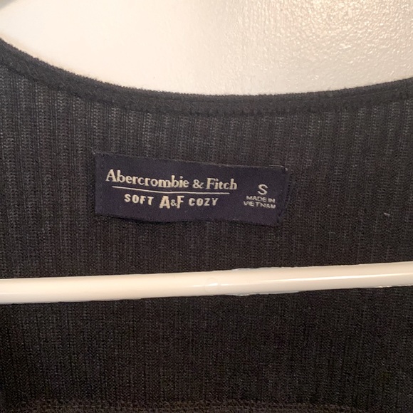 Abercrombie & Fitch Wrap Top - Picture 2 of 4